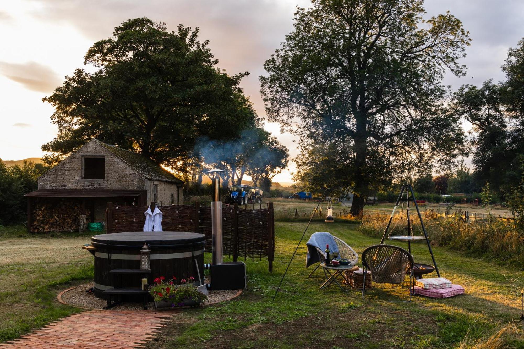 Toadland Shepherd Huts Durham Exterior photo