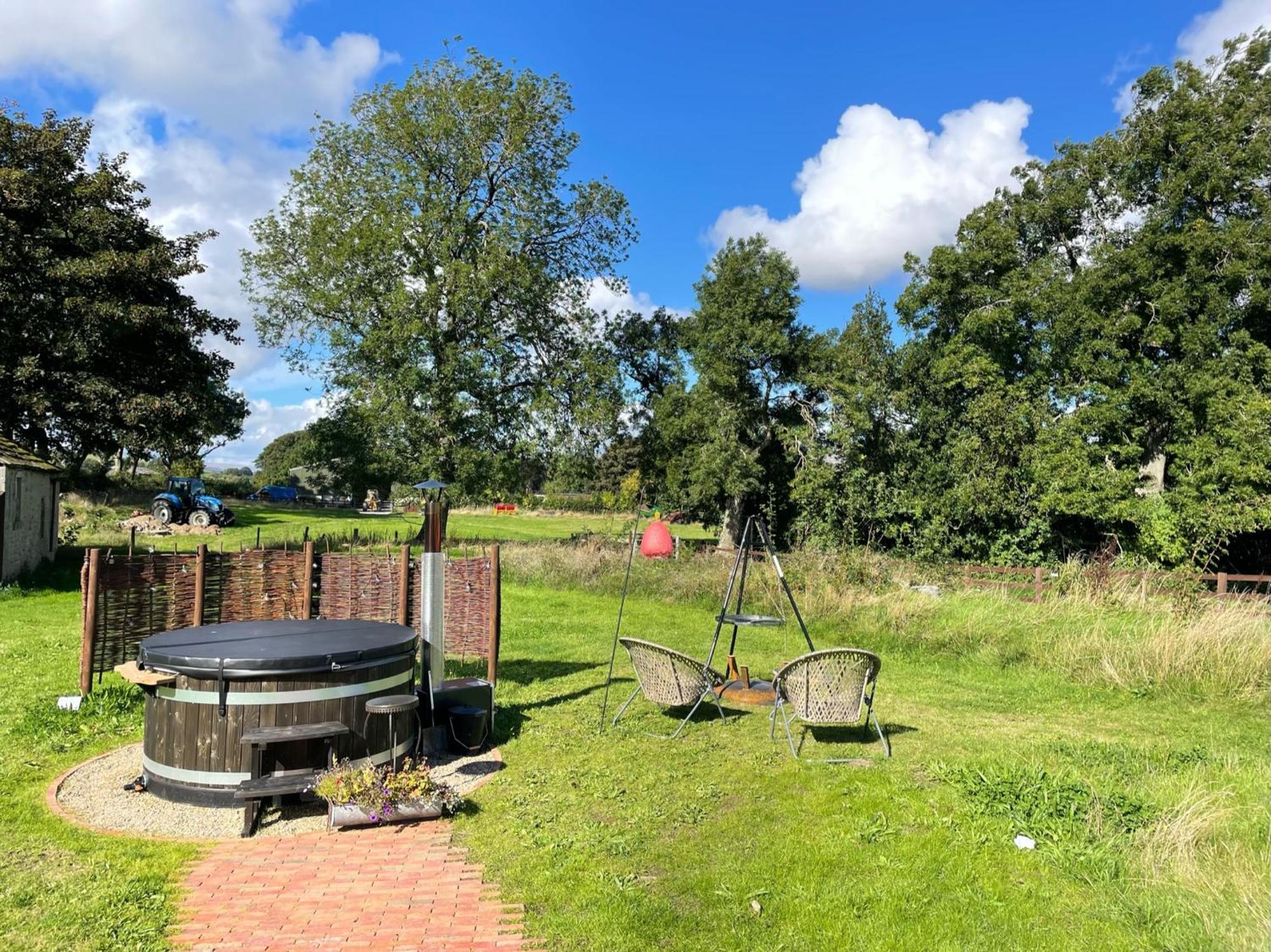 Toadland Shepherd Huts Durham Exterior photo