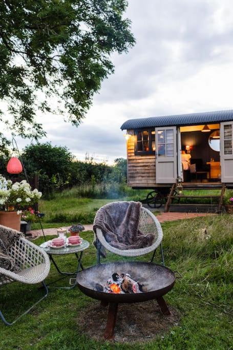 Toadland Shepherd Huts Durham Exterior photo