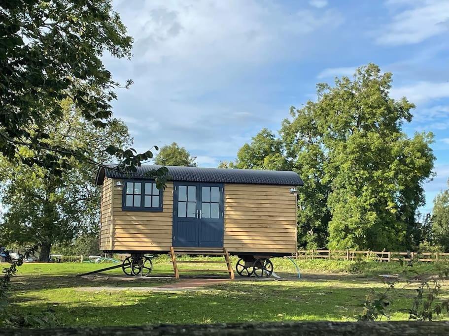 Toadland Shepherd Huts Durham Exterior photo