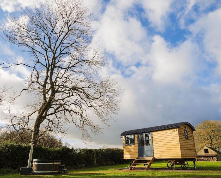 Toadland Shepherd Huts Durham Exterior photo